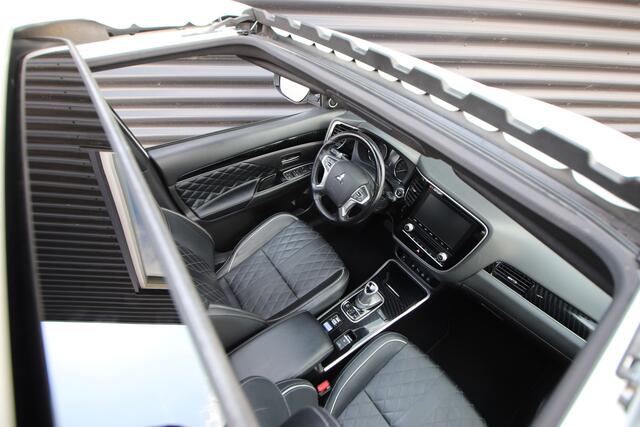 Mitsubishi OUTLANDER 2.4 PHEV Instyle Opendak, Adaptive Cruise, Trekhaak, Leder