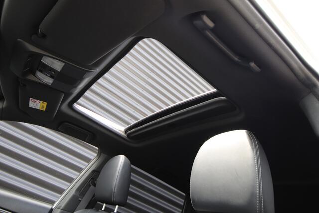 Mitsubishi OUTLANDER 2.4 PHEV Instyle Opendak, Adaptive Cruise, Trekhaak, Leder