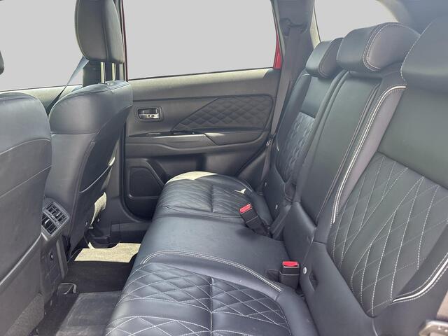 Mitsubishi OUTLANDER 2.4 PHEV Instyle