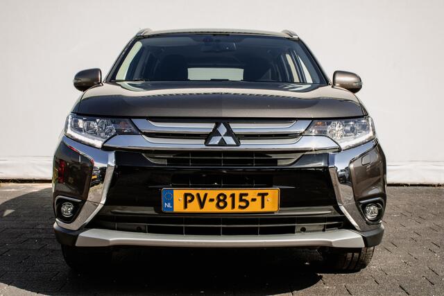 Mitsubishi OUTLANDER 2.0 150pk Aut. Connect Pro Trekhaak/ Carplay/ Navigatie apps/ Stuur-stoelverwarming/ Camera