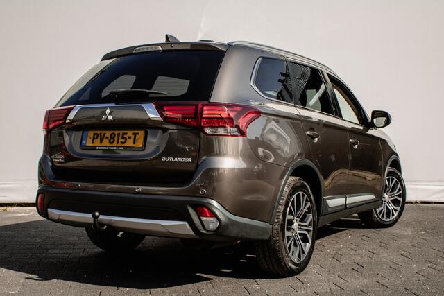Mitsubishi OUTLANDER 2.0 150pk Aut. Connect Pro Trekhaak/ Carplay/ Navigatie apps/ Stuur-stoelverwarming/ Camera