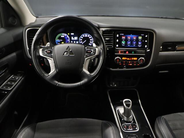 Mitsubishi OUTLANDER 2.4 PHEV Intense S [TREKHAAK, CAMERA, STOELVERWARMING, HALF LEDER, PDC V+A, CRUISE, CLIMATE, NIEUWSTAAT]