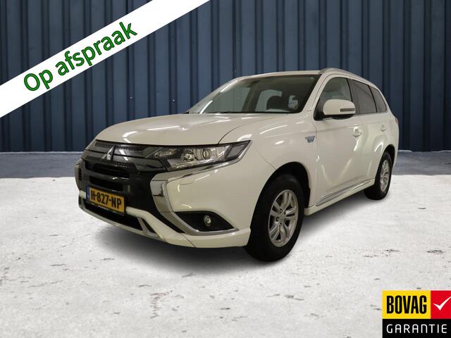 Mitsubishi OUTLANDER 2.4 PHEV Pure (135 PK) 1e-Eig. & Dealer-Onderh. BOVAG-Garantie. NL-Auto. Trekhaak, Half-Leer, Navigatie/Apple-Carplay/Android-Auto, Cruisecontrol, Keyless-Entry/Start, Achteruitrijcamera, Parkeersensoren, Stoelverw Lm-Velgen-16Inch, Privacy-Glas
