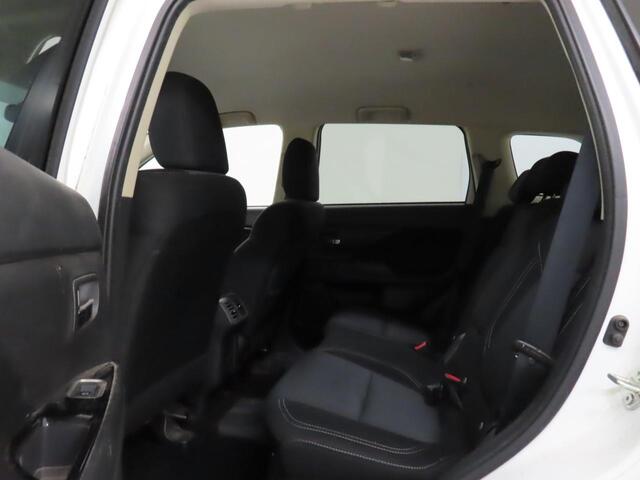 Mitsubishi OUTLANDER 2.4 PHEV Pure (135 PK) 1e-Eig. & Dealer-Onderh. BOVAG-Garantie. NL-Auto. Trekhaak, Half-Leer, Navigatie/Apple-Carplay/Android-Auto, Cruisecontrol, Keyless-Entry/Start, Achteruitrijcamera, Parkeersensoren, Stoelverw Lm-Velgen-16Inch, Privacy-Glas