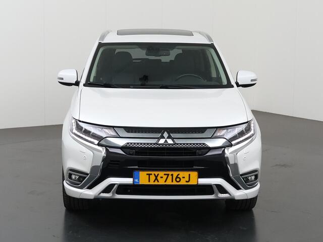 Mitsubishi OUTLANDER 2.4 PHEV Intense+ | Bluetooth | Parkeercamera | Stoelverwarming/verkoeling | Keyless Go | Schuif/Kanteldak |