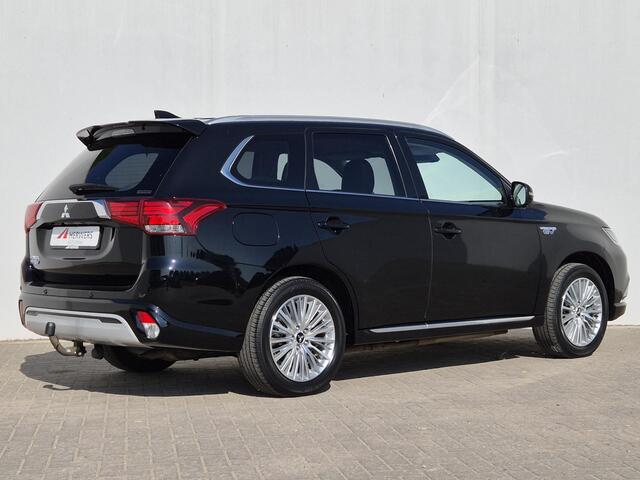 Mitsubishi OUTLANDER 2.4 PHEV Plug-in Intense+ Automaat 8 jaar garantie vanaf nieuw / Trekhaak afneembaar / Trekgewicht 1500 kg / Elektrische achterklep / Stuur- en Stoelverwarming / Rondomzicht camera / Adaptief CC /