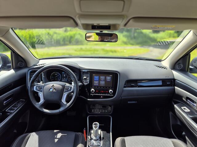 Mitsubishi OUTLANDER 2.4 PHEV