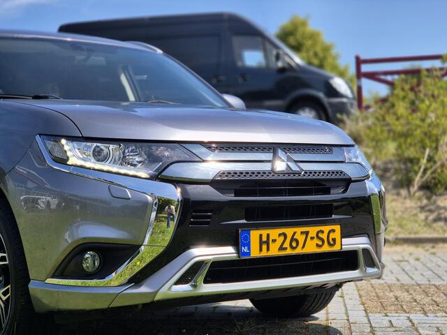Mitsubishi OUTLANDER 2.4 PHEV