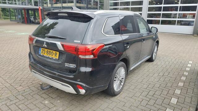 Mitsubishi OUTLANDER 2.4 PHEV Instyle | Afneembare trekhaak | Leder |