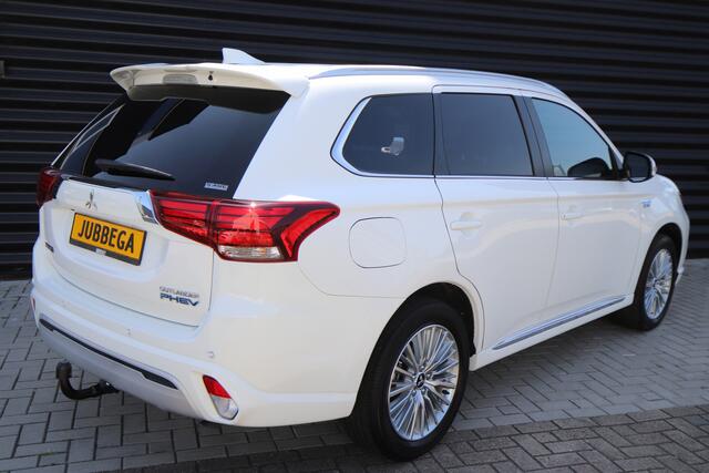 Mitsubishi OUTLANDER 2.4 PHEV Instyle Opendak, Adaptive cruise, Leder, E.achterklep, Trekhaak