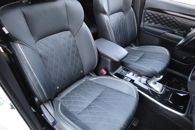 Mitsubishi OUTLANDER 2.4 PHEV Instyle Opendak, Adaptive cruise, Leder, E.achterklep, Trekhaak