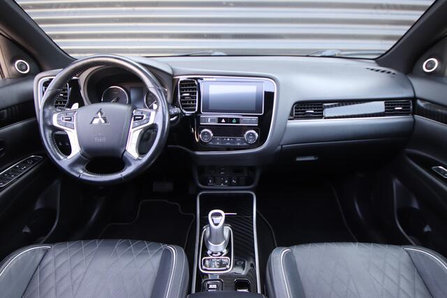 Mitsubishi OUTLANDER 2.4 PHEV Instyle Opendak, Adaptive cruise, Leder, E.achterklep, Trekhaak