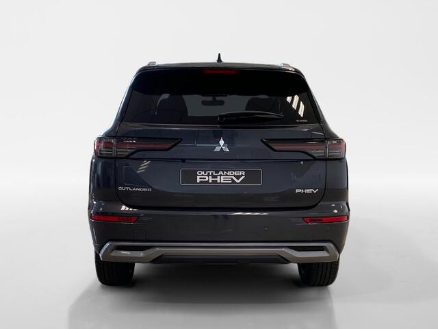 Mitsubishi OUTLANDER 2.4 PHEV First Edition | 3.000 EURO KORTING | SNEL LEVERBAAR | 8 JAAR GARANTIE |