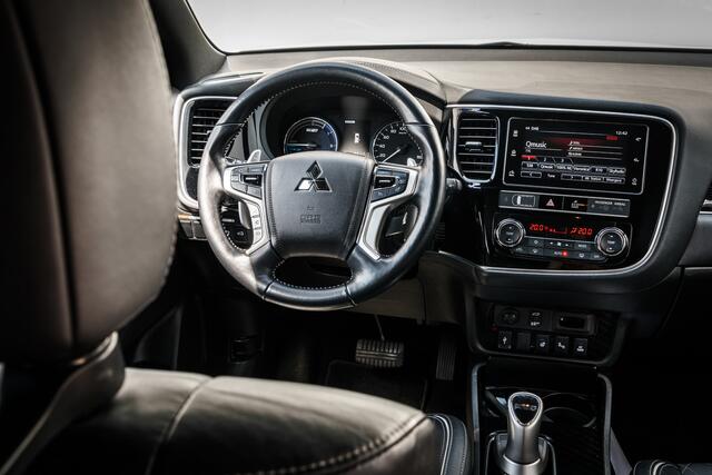 Mitsubishi OUTLANDER 2.4 PHEV S-Edition I Designo Leder I Trekhaak I 360 Camera I 18 inch. LMV
