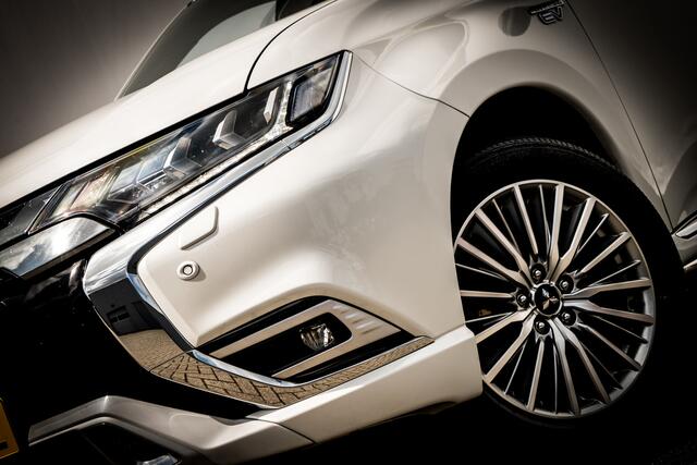 Mitsubishi OUTLANDER 2.4 PHEV S-Edition I Designo Leder I Trekhaak I 360 Camera I 18 inch. LMV