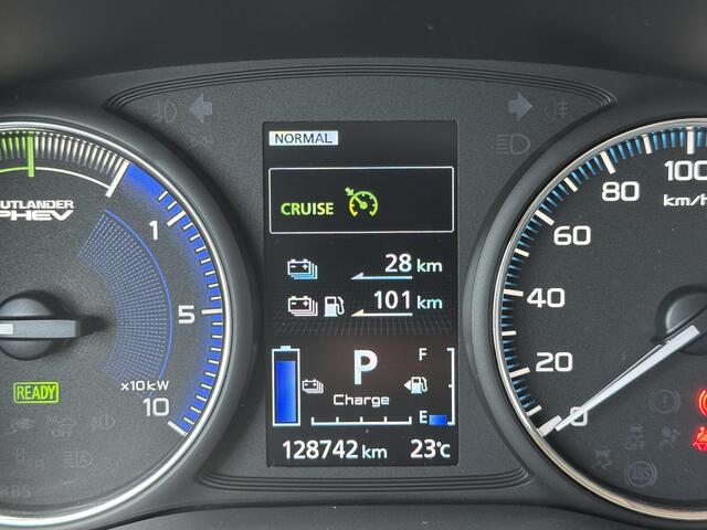 Mitsubishi OUTLANDER 2.4 PHEV Pure+ | Leder/Carplay/Trekhaak/Camera/18-inch