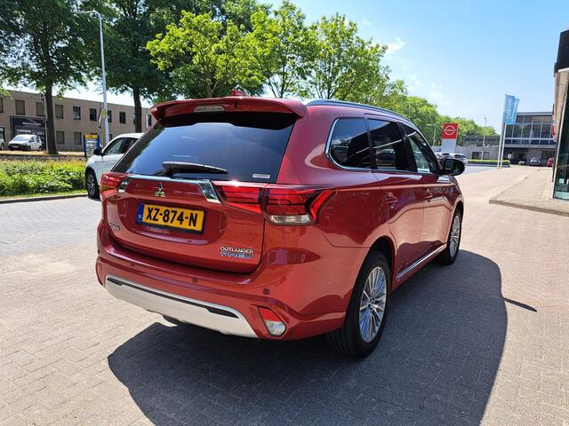Mitsubishi OUTLANDER 2.4 PHEV Instyle | Schuifdak | Leder |