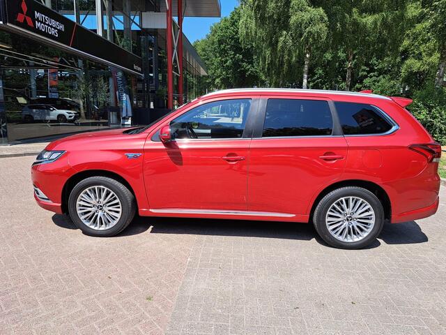 Mitsubishi OUTLANDER 2.4 PHEV Instyle | Schuifdak | Leder |
