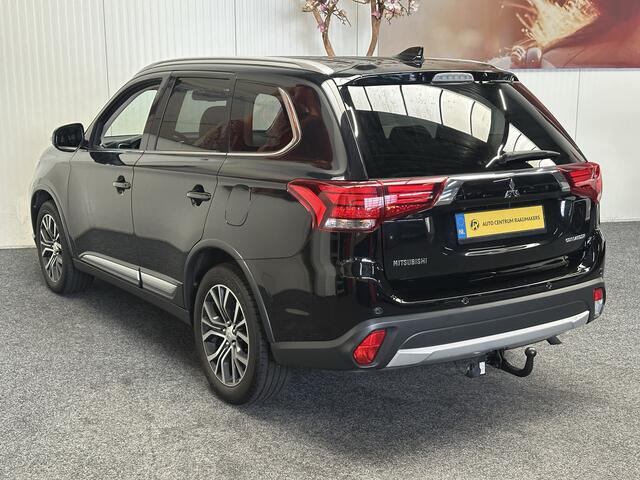 Mitsubishi OUTLANDER 2.0 EXECUTIVE EDITION 7 PERSOONS LEDER NAVIGATIE CRUISE CONTROL CLIMATE CONTROL BLUETOOTH TELEFOON MEDIA VOORBEREIDING ACHTERUITRIJCAMERA TREKHAAK ZEER MOOI !! 3010