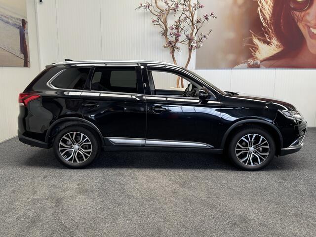 Mitsubishi OUTLANDER 2.0 EXECUTIVE EDITION 7 PERSOONS LEDER NAVIGATIE CRUISE CONTROL CLIMATE CONTROL BLUETOOTH TELEFOON MEDIA VOORBEREIDING ACHTERUITRIJCAMERA TREKHAAK ZEER MOOI !! 3010