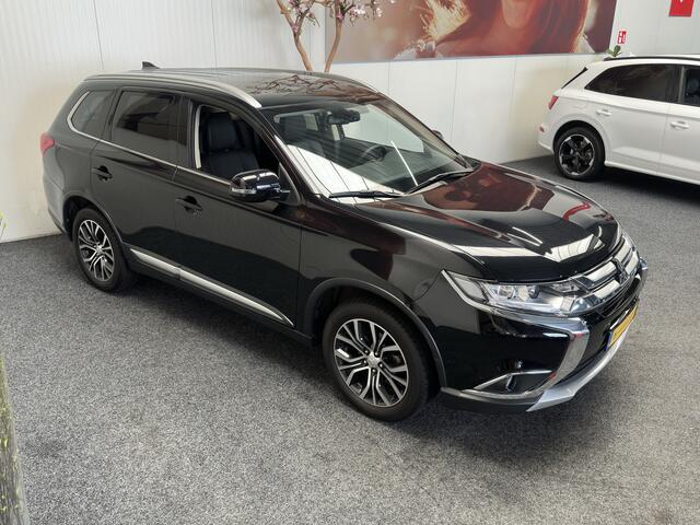 Mitsubishi OUTLANDER 2.0 EXECUTIVE EDITION 7 PERSOONS LEDER NAVIGATIE CRUISE CONTROL CLIMATE CONTROL BLUETOOTH TELEFOON MEDIA VOORBEREIDING ACHTERUITRIJCAMERA TREKHAAK ZEER MOOI !! 3010