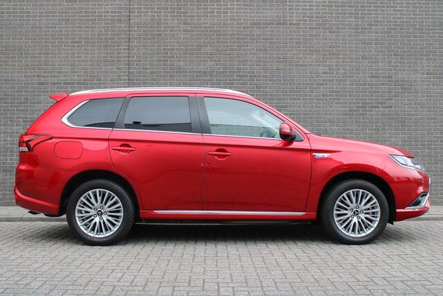 Mitsubishi OUTLANDER 2.4 PHEV Intense+ Cruise/Climate control, Apple carplay/Android auto, Camera, Stoelverwarming, 18"LM velgen,