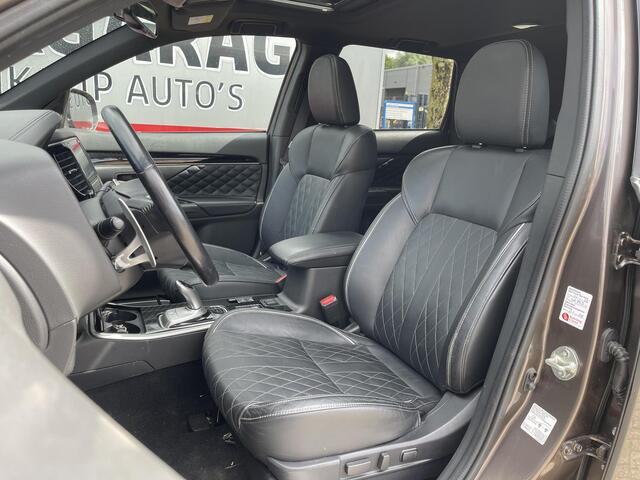 Mitsubishi OUTLANDER 2.4 PHEV Instyle 18"/Trekhaak/LED/Leder/Zonnedak/Stoel + stuurverwarming/Dodehoek/PDC v+a/360 Camera/Apple Carplay & Android Auto