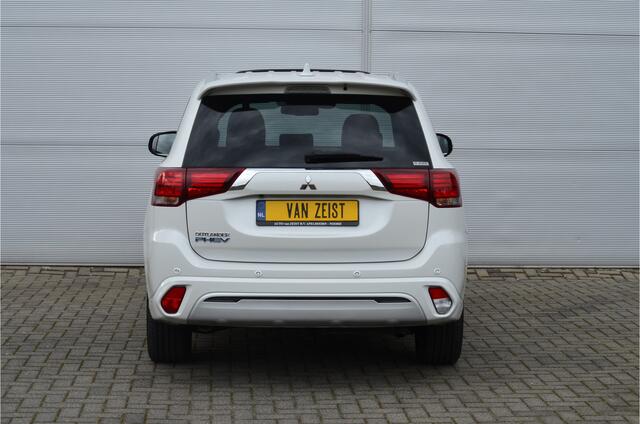 Mitsubishi OUTLANDER PHEV 2.4 INSTYLE 4WD | PLUG IN HYBRID | FULL OPTIONS | SCHUIFDAK | ADAPTIEF CRUISE | FABRIEKGARANTIE TOT 12-2029* | ALL IN RIJKLAARPRIJS