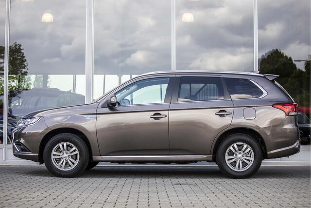 Mitsubishi OUTLANDER 2.4 PHEV Pure | Camera | NL Auto | Carplay