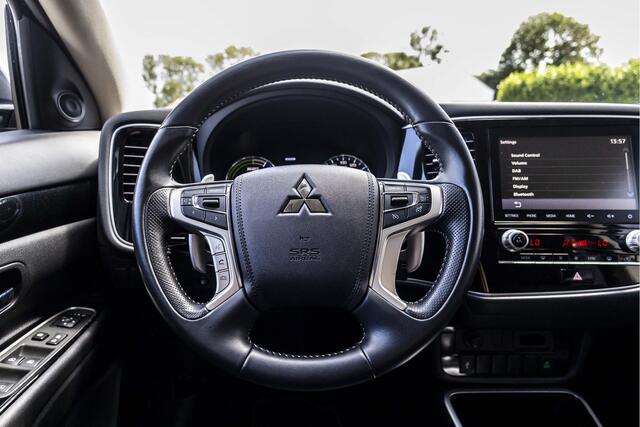 Mitsubishi OUTLANDER 2.4 PHEV Pure | Camera | NL Auto | Carplay