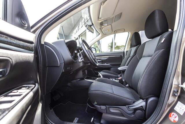 Mitsubishi OUTLANDER 2.4 PHEV Pure | Camera | NL Auto | Carplay