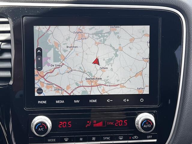 Mitsubishi OUTLANDER 2.4 PHEV Intense+ Automaat / Dealer onderhouden / Afneembare trekhaak 1.500 kg / Dode hoek detectie / Leder / Spoilerpakket / 19" LM wielen met All Season banden /