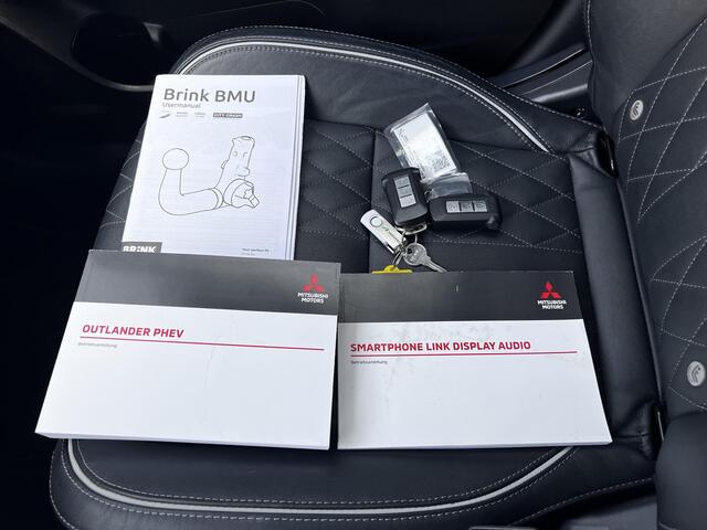 Mitsubishi OUTLANDER 2.4 PHEV Intense+ Automaat / Dealer onderhouden / Afneembare trekhaak 1.500 kg / Dode hoek detectie / Leder / Spoilerpakket / 19" LM wielen met All Season banden /