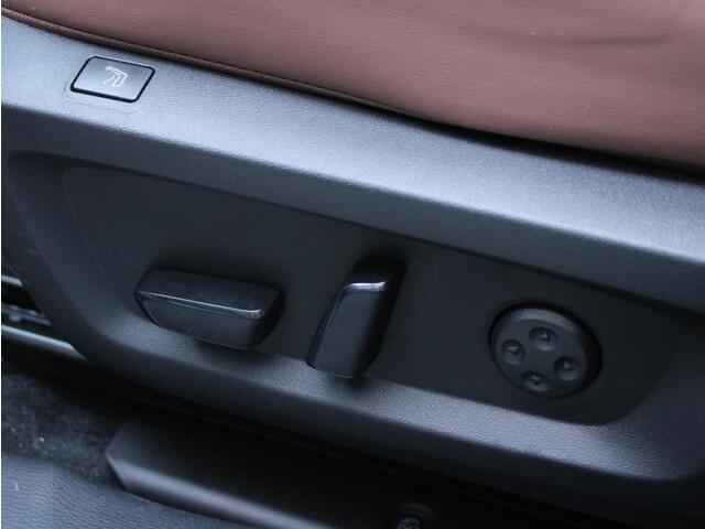 Mitsubishi OUTLANDER 2.4 PHEV Instyle+ Lederen Interieur, Elektrisch Glazen Panoramadak, Stoelventilatie, Yamaha Audio