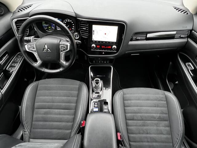 Mitsubishi OUTLANDER 2.4 PHEV Intense Plus S-AWC 4WD Automaat / Dealer onderhouden 8 jaar garantie vanaf nieuw / Trekhaak 1.500 kg / EAER 45 km stad 57 km / 20" LM wielen / Camera 360° / Adapt. CC / Navi / Apple Carplay Android /