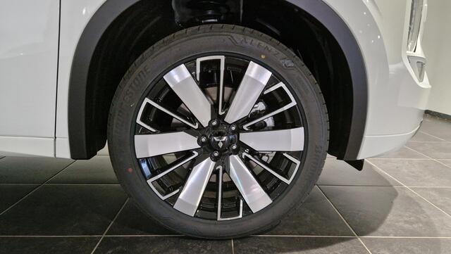 Mitsubishi OUTLANDER 2.4 PHEV Instyle