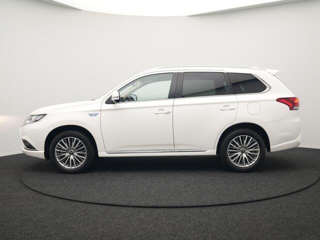 Mitsubishi OUTLANDER 2.4 Intense Plug in Hybrid 225pk PHEV | Apple Carplay | Parkeersensoren | Stoelverwarming | L.M. 18" | Camera | Cruise Control | Climate Control | DAB |