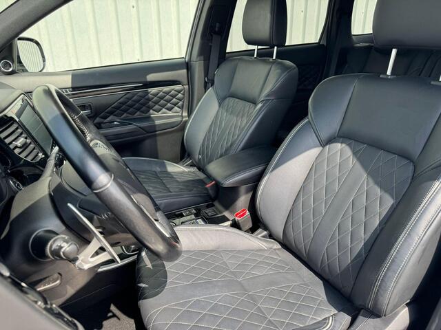 Mitsubishi OUTLANDER 2.4 PHEV S-Edition / Full Options! / 1e Eigenaar / Dealer Onderhouden / Bilstein Schokdempers / 1.500 KG Trekgewicht / Schuif- & Kanteldak / Lederen Bekelding / Stoel- & Stuurverwarming / Adaptieve Cruise Control / Climate Control / Fabrieksgarantie t/m 1