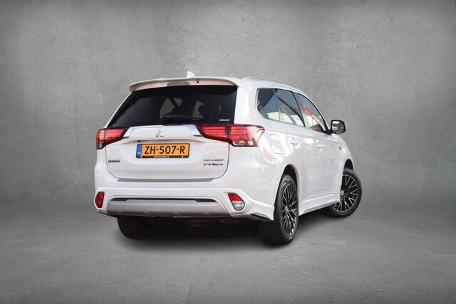 Mitsubishi OUTLANDER 2.4 PHEV Pure | Apple Carplay | Camera | Keyless | Leer