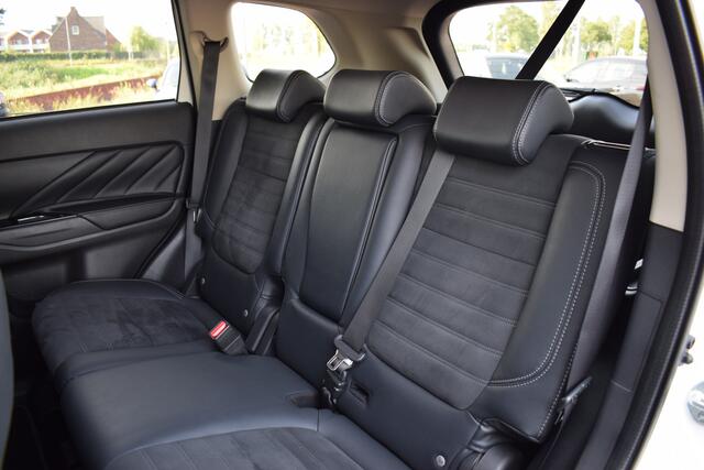 Mitsubishi OUTLANDER 2.4 PHEV Pure | Apple Carplay | Camera | Keyless | Leer