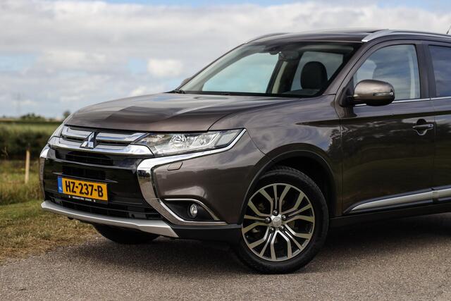 Mitsubishi OUTLANDER 2.0 Aut Instyle 7p. ? LED ? Leder ? Schuifdak