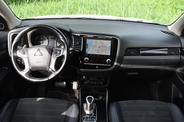 Mitsubishi OUTLANDER 2.4 PHEV INTENSE+ CAMERA/LEDER/SCHUIFDAK