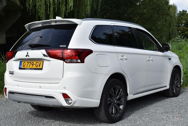 Mitsubishi OUTLANDER 2.4 PHEV INTENSE+ CAMERA/LEDER/SCHUIFDAK