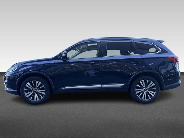 Mitsubishi OUTLANDER 2.0 2WD CVT Limited 7-persoons Automaat | elektrische achterklep | stuurverwarming | Apple-carplay