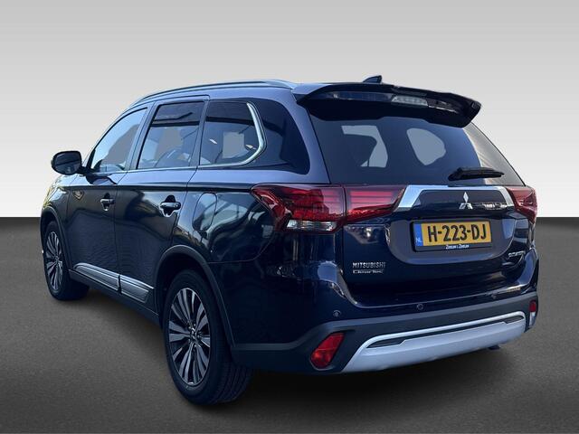 Mitsubishi OUTLANDER 2.0 2WD CVT Limited 7-persoons Automaat | elektrische achterklep | stuurverwarming | Apple-carplay