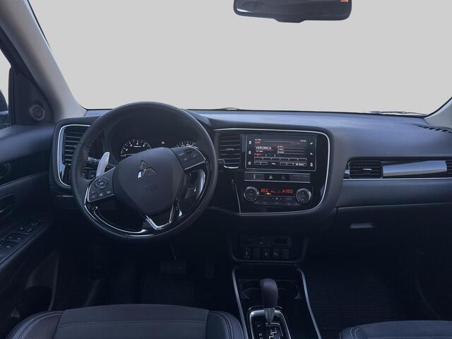 Mitsubishi OUTLANDER 2.0 2WD CVT Limited 7-persoons Automaat | elektrische achterklep | stuurverwarming | Apple-carplay