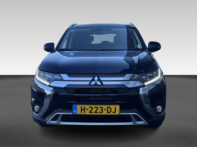 Mitsubishi OUTLANDER 2.0 2WD CVT Limited 7-persoons Automaat | elektrische achterklep | stuurverwarming | Apple-carplay
