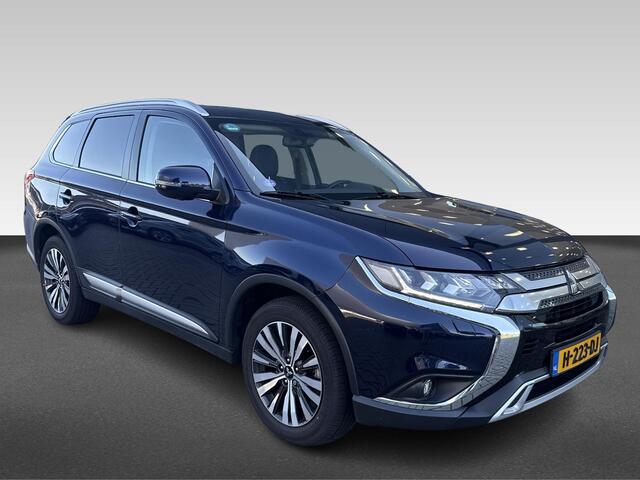 Mitsubishi OUTLANDER 2.0 2WD CVT Limited 7-persoons Automaat | elektrische achterklep | stuurverwarming | Apple-carplay