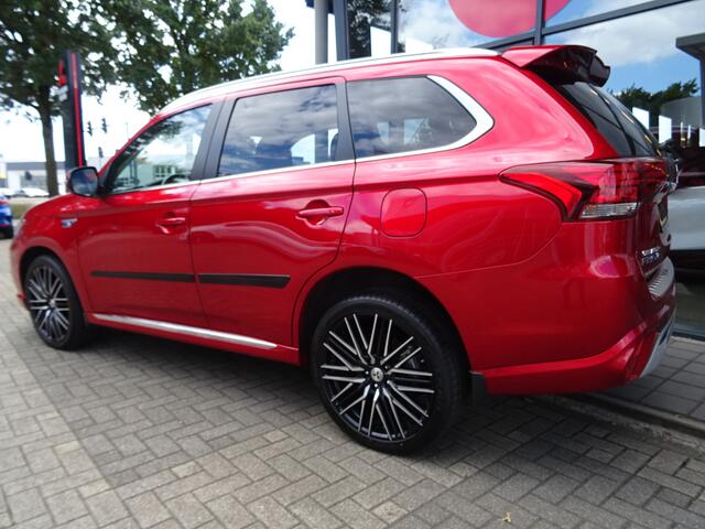 Mitsubishi OUTLANDER 2.4 PHEV Intense+