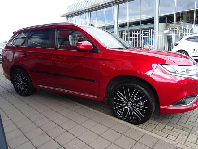 Mitsubishi OUTLANDER 2.4 PHEV Intense+
